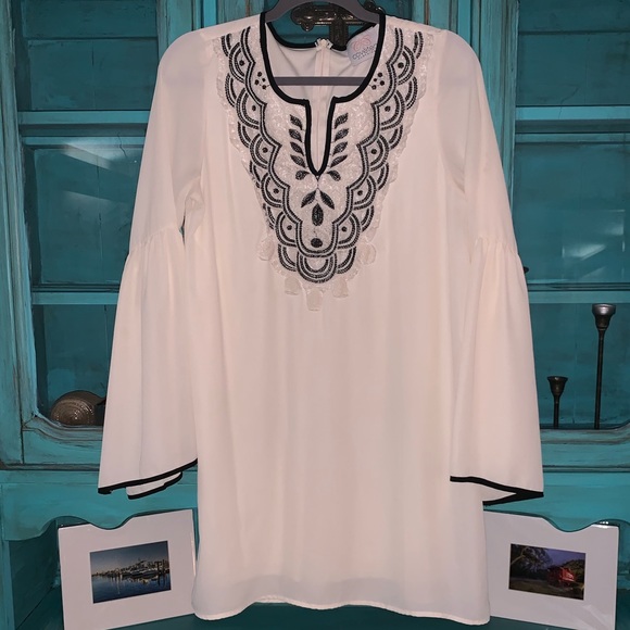 Dress - Picture 1 of 4